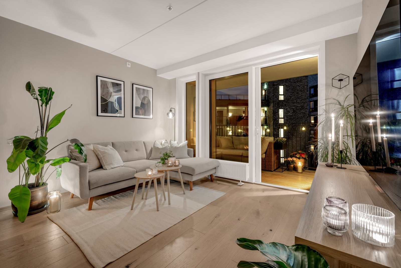 Om kvelden skifter boligen karakter, og man får en nydelig kveldsstemning. Galleribilde