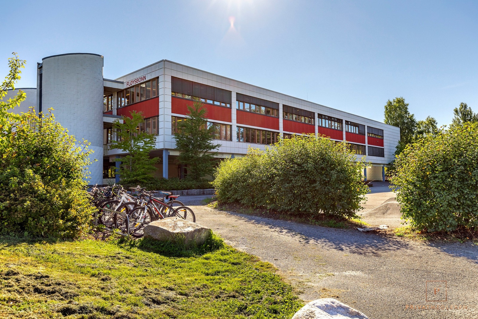 Fløysbonn ungdomsskole. Galleribilde