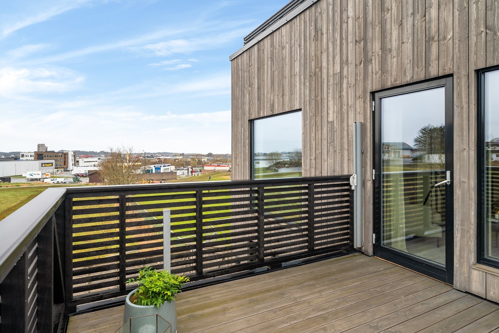 Verandaen i 2. etasje og ved tv-stuen Galleribilde