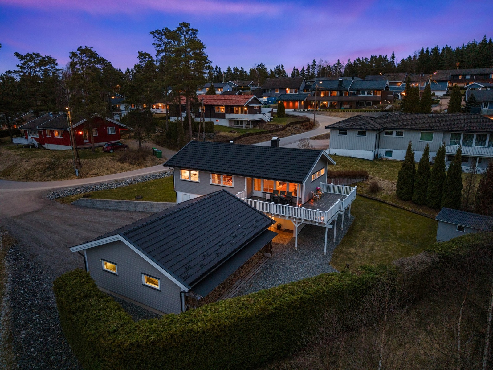 Magnus Grasmo v/EIE eiendomsmegling har gleden av å presentere Trinbergveien 9! Galleribilde