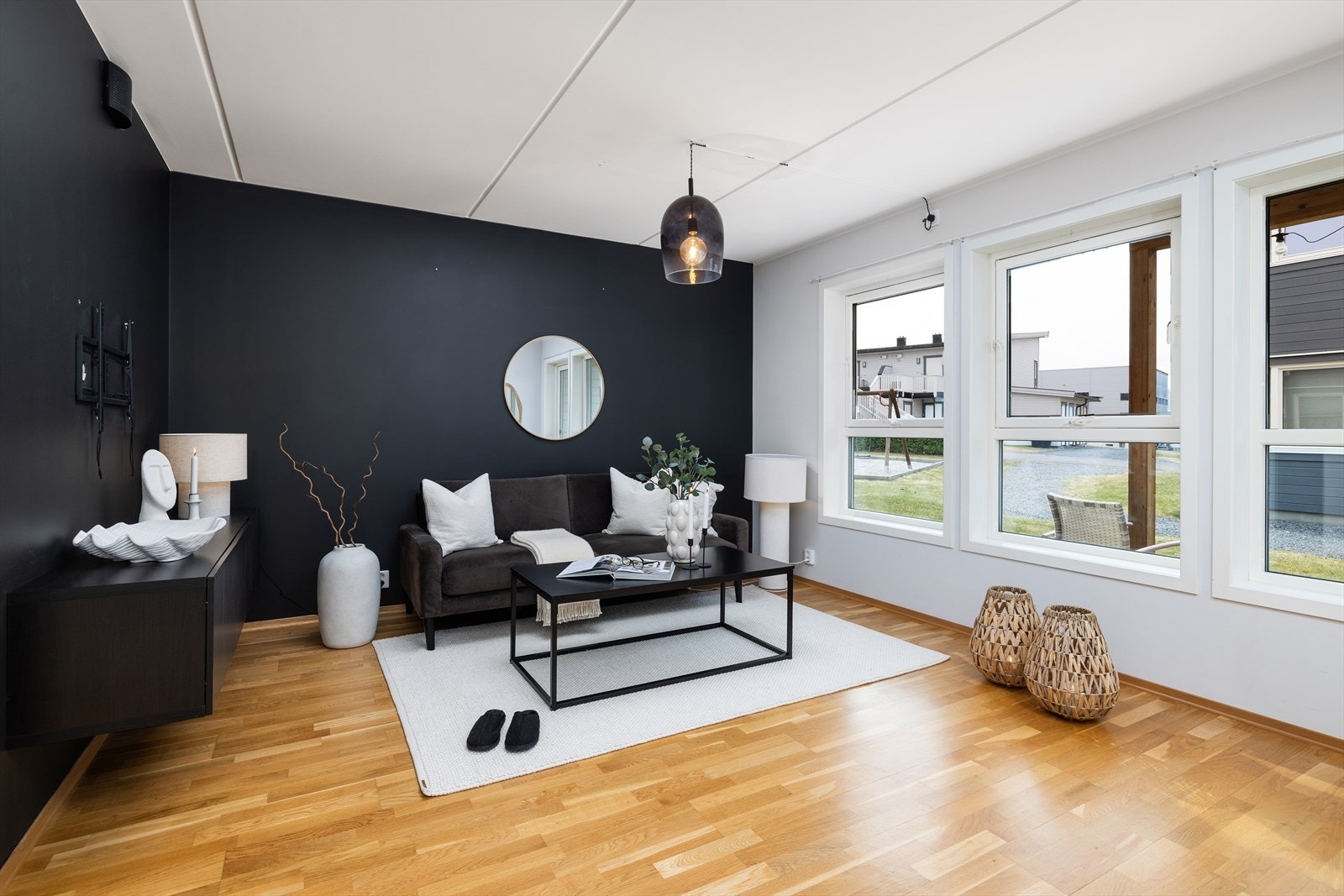 Vinduene med 2- og 3-lags isolerglass er fra byggeåret 2016. Galleribilde