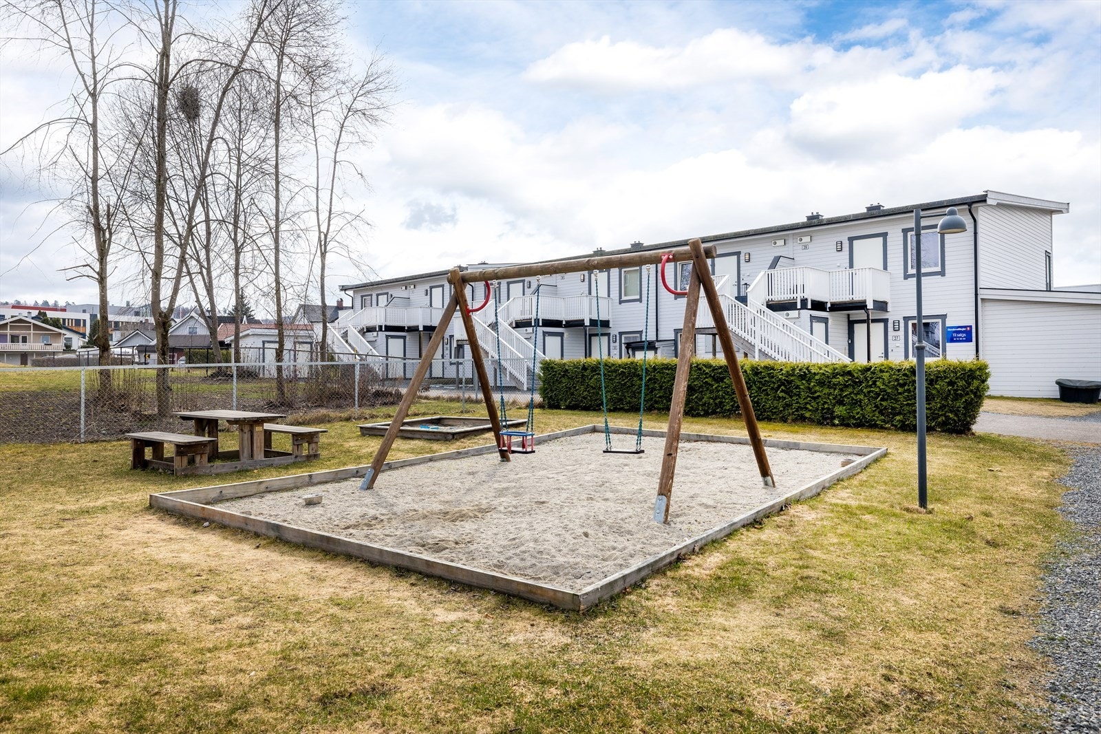 For familier er det praktisk med kort gangavstand til både Eikli barnehage og Benterud skole. Galleribilde
