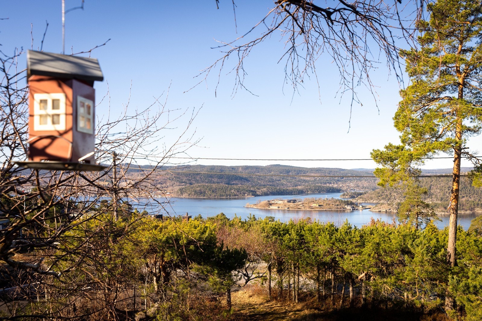 Utsikt mot Oscarsborg Festning, et historisk landemerke og et populært utfluktsmål i fjorden. Galleribilde