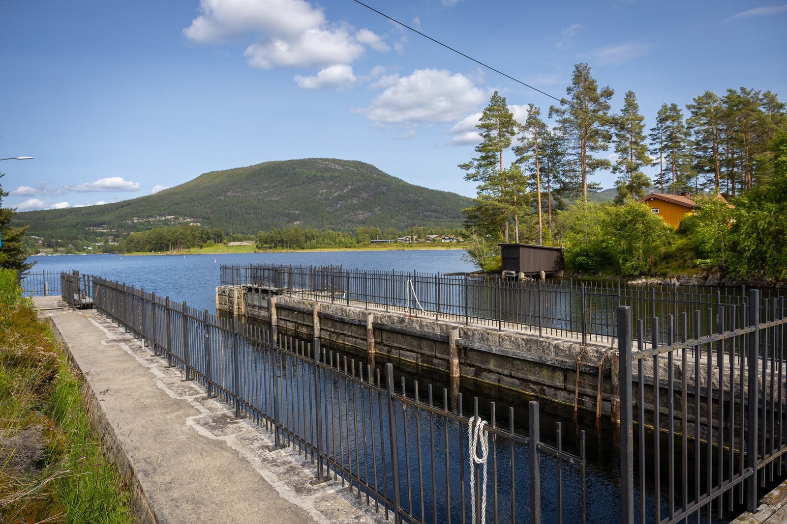 Sluse nede ved Vråvatn Galleribilde