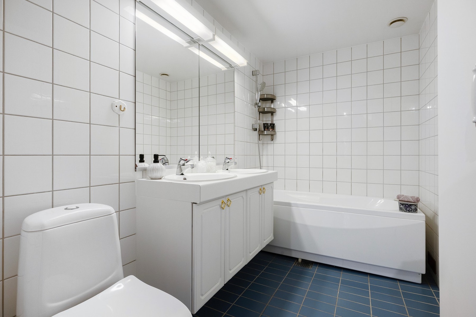 Bad nr. 2 med badekar. Galleribilde