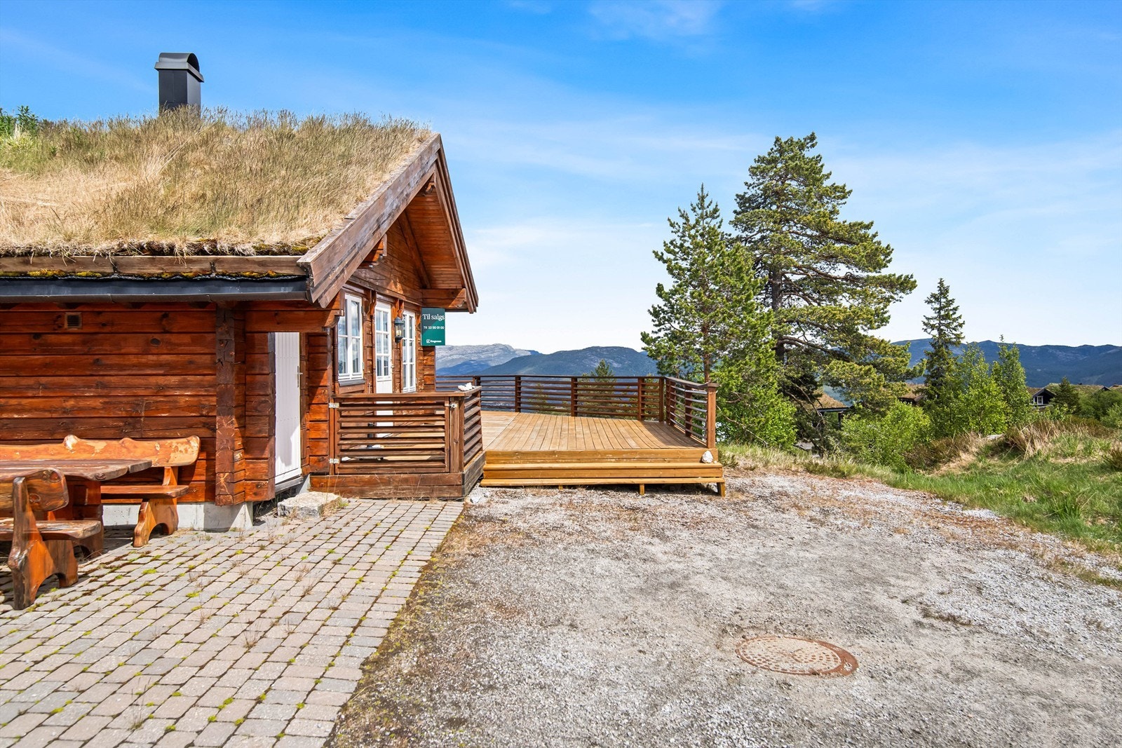 Her får du nydelig panoramautsikt mot Vrådal og omkringliggende fjell, og solrike uteplasser. Galleribilde