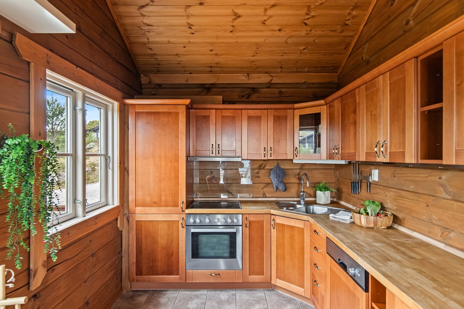 Praktisk arbeidskjøkken Galleribilde