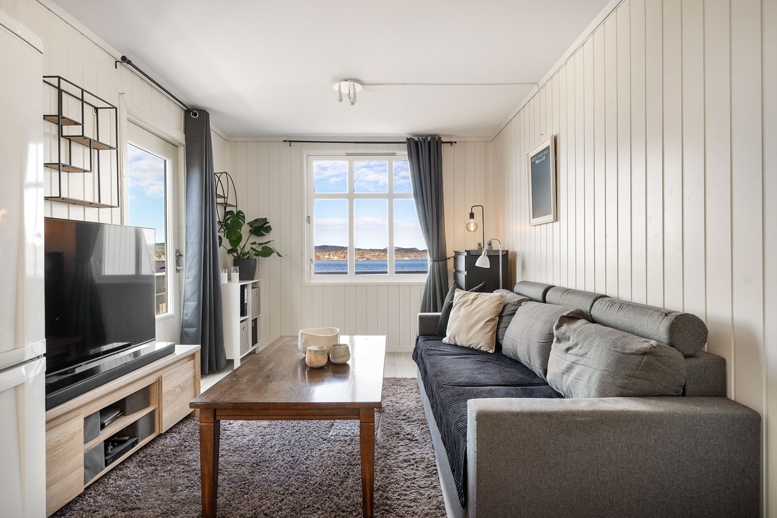 Det gjøres oppmerksom på at leilighet 1 er byggemeldt som næringslokale. Se salgsoppgaven for nærmere informasjon. Galleribilde