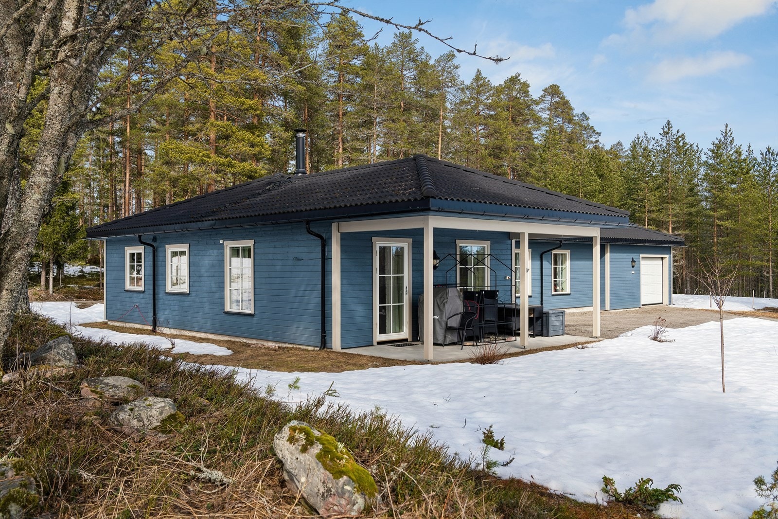 En moderne og lettstelt enebolig fra 2014, med alt på ett praktisk plan. Foto: Johan Anderson Galleribilde