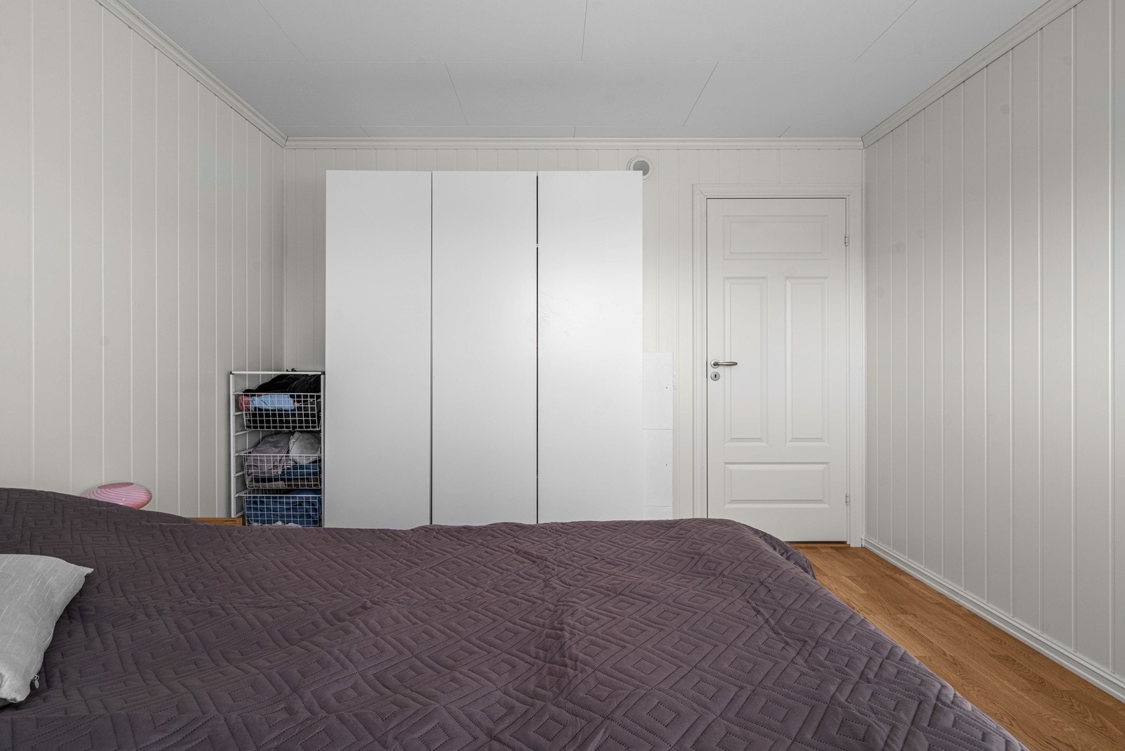 Soverom 3 har god plass til både stor seng og garderobeskap. Galleribilde