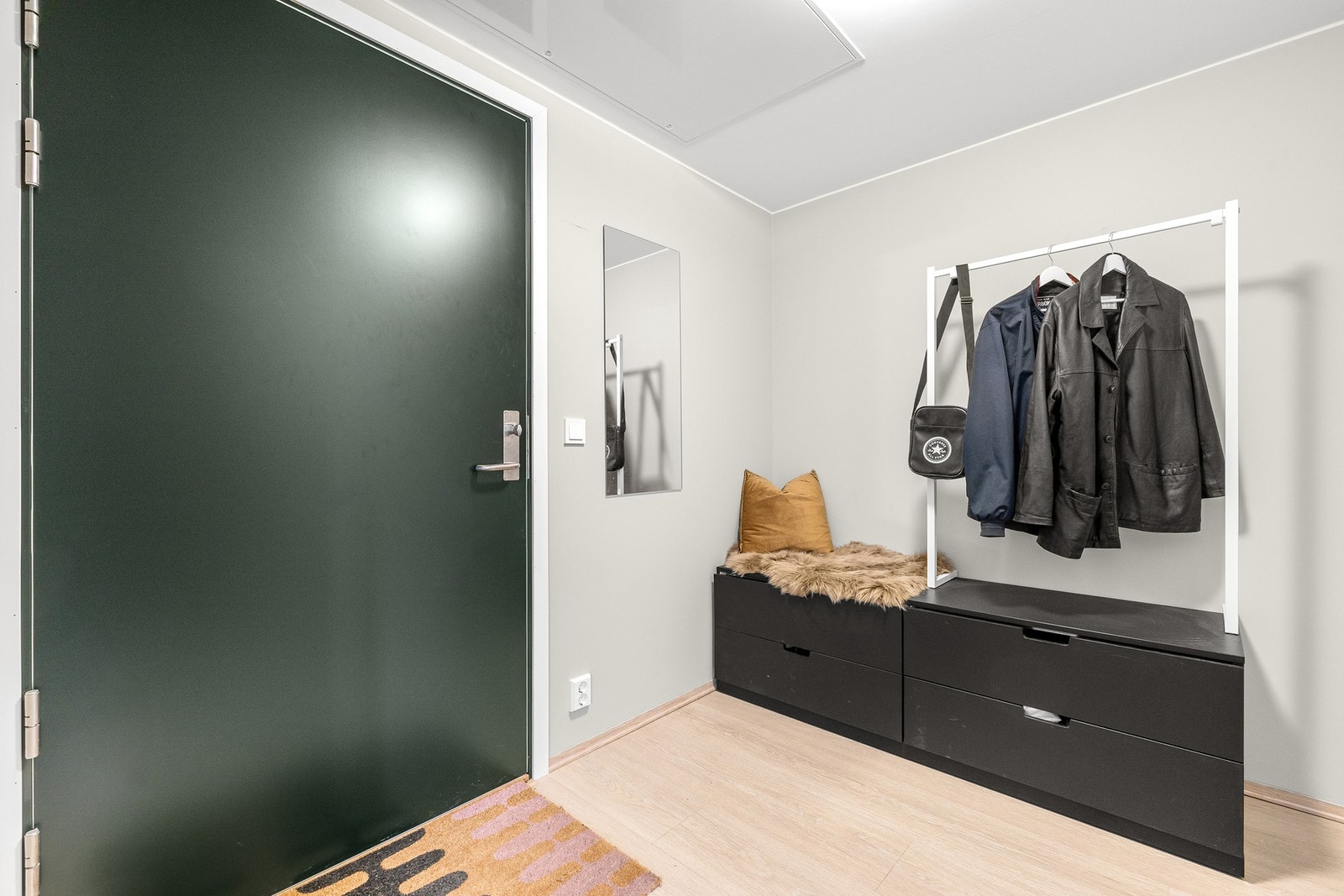 Velkommen til en trivelig visning! Har du spørsmål til boligen, ta kontakt med megler på 941 60 434. Galleribilde