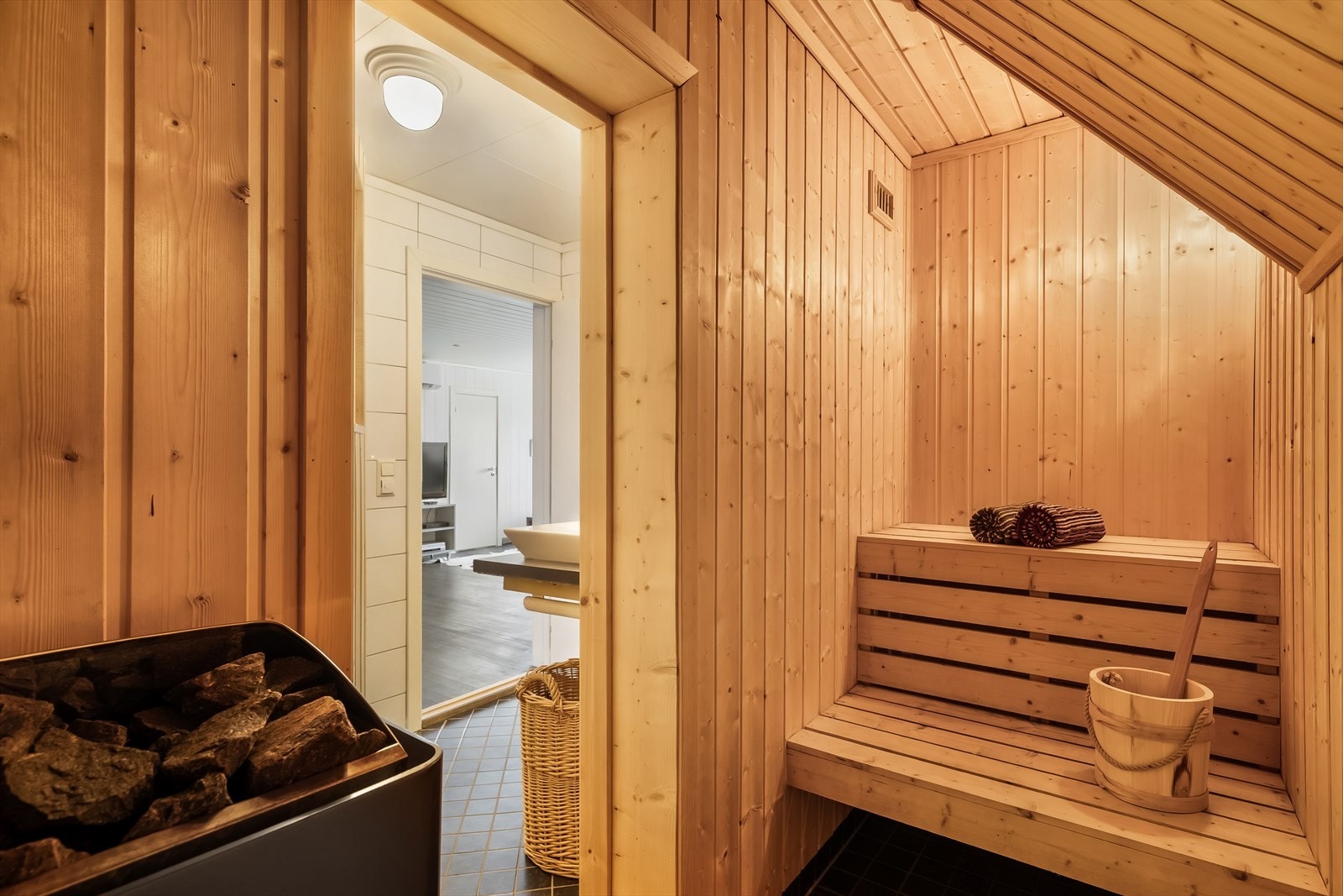 Badet i 1.etasje har også badstue. Galleribilde