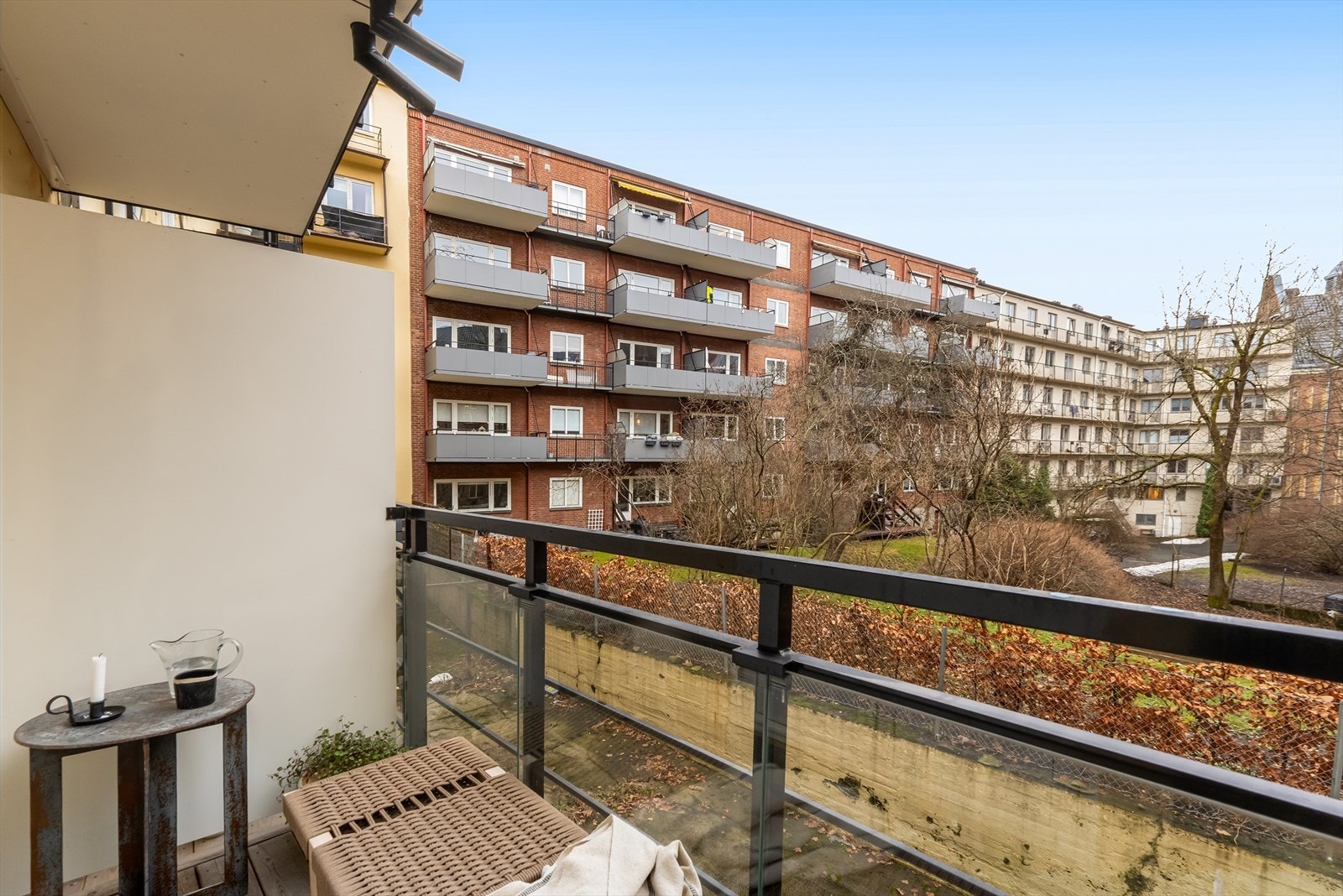 Fra soverommet er det adkomst til sjarmerende balkong på 2 m². Galleribilde