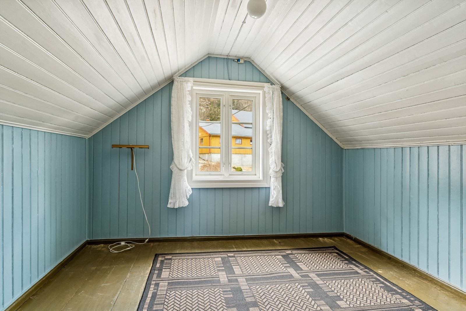 Soverom i loftetasje Galleribilde