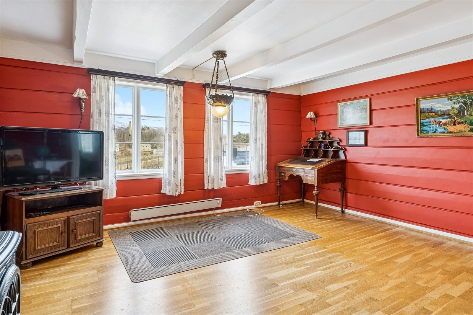 Stova har god plass til fleire sitjegrupper og møblering etter eige ønske. Galleribilde