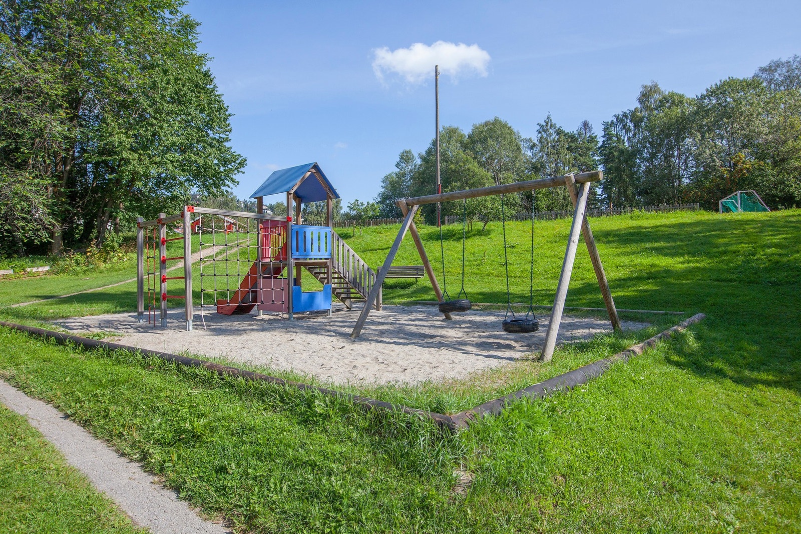 Store flotte grøntarealer i nærområdet med bl.a. lekeplass. Galleribilde