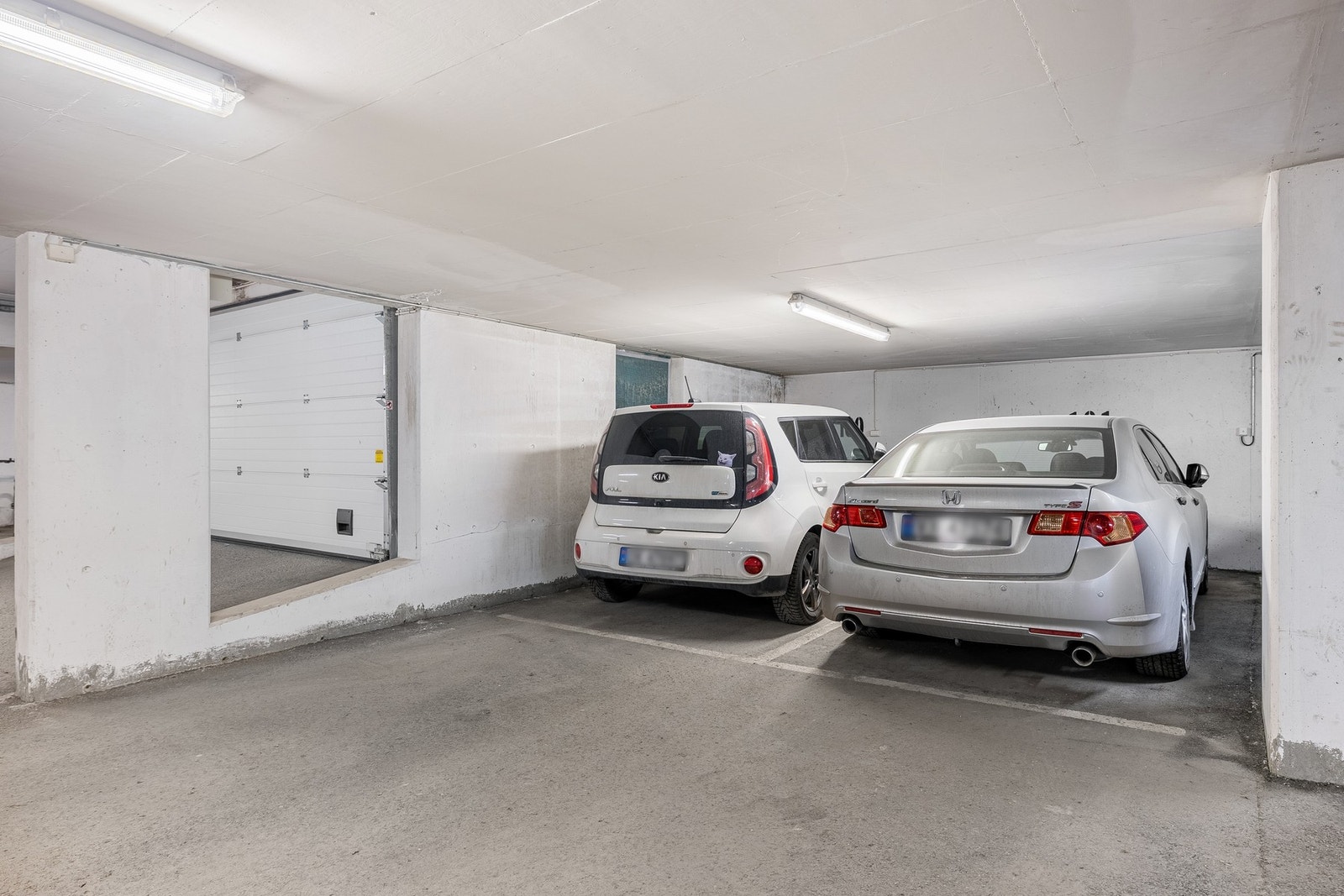Det medfølger én parkeringsplass i oppvarmet garasjekjeller. Galleribilde