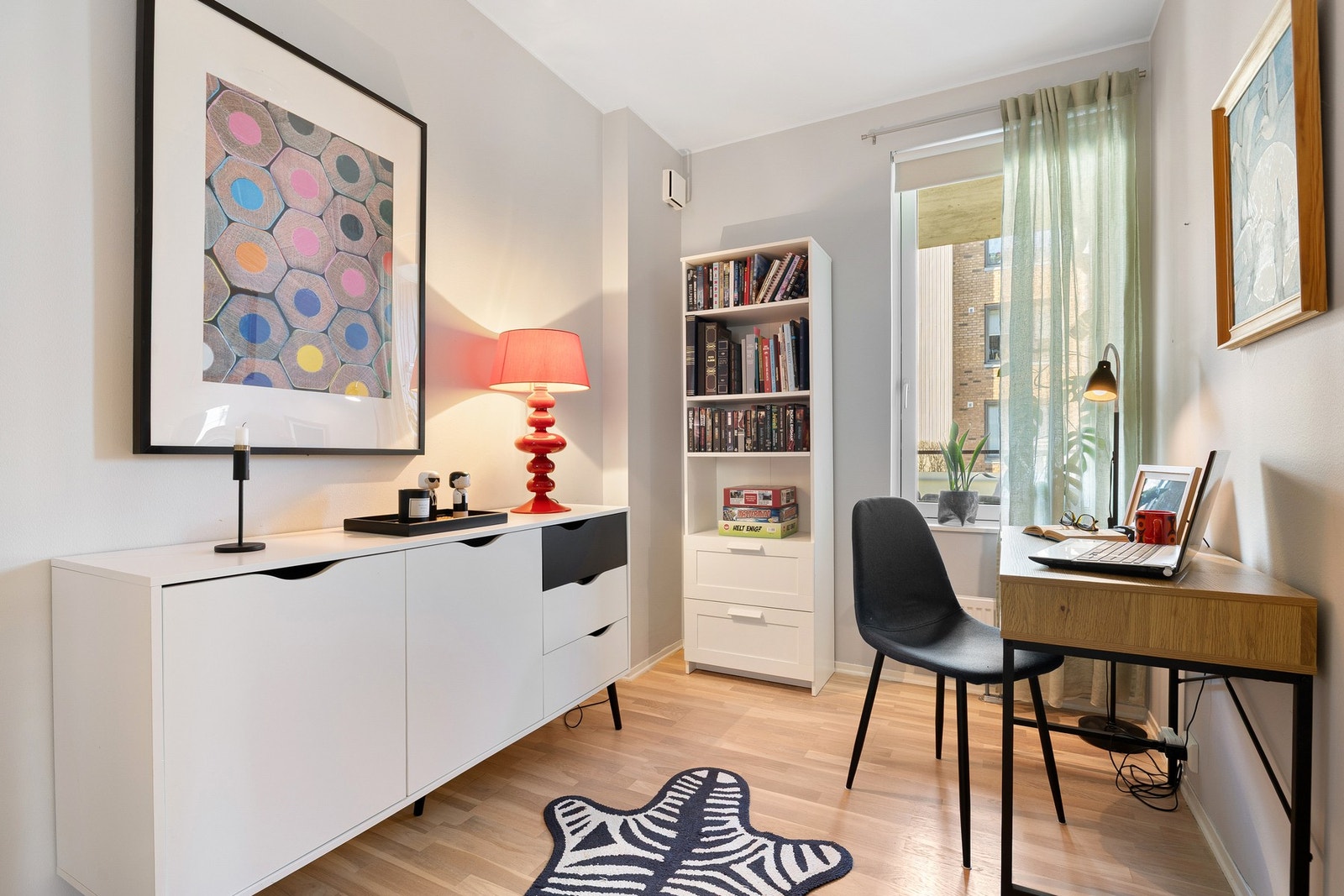 Soverom 3 er i likhet med soverom 2 også på 6 kvm. Kan eksempelvis også brukes til hjemmekontor. Galleribilde