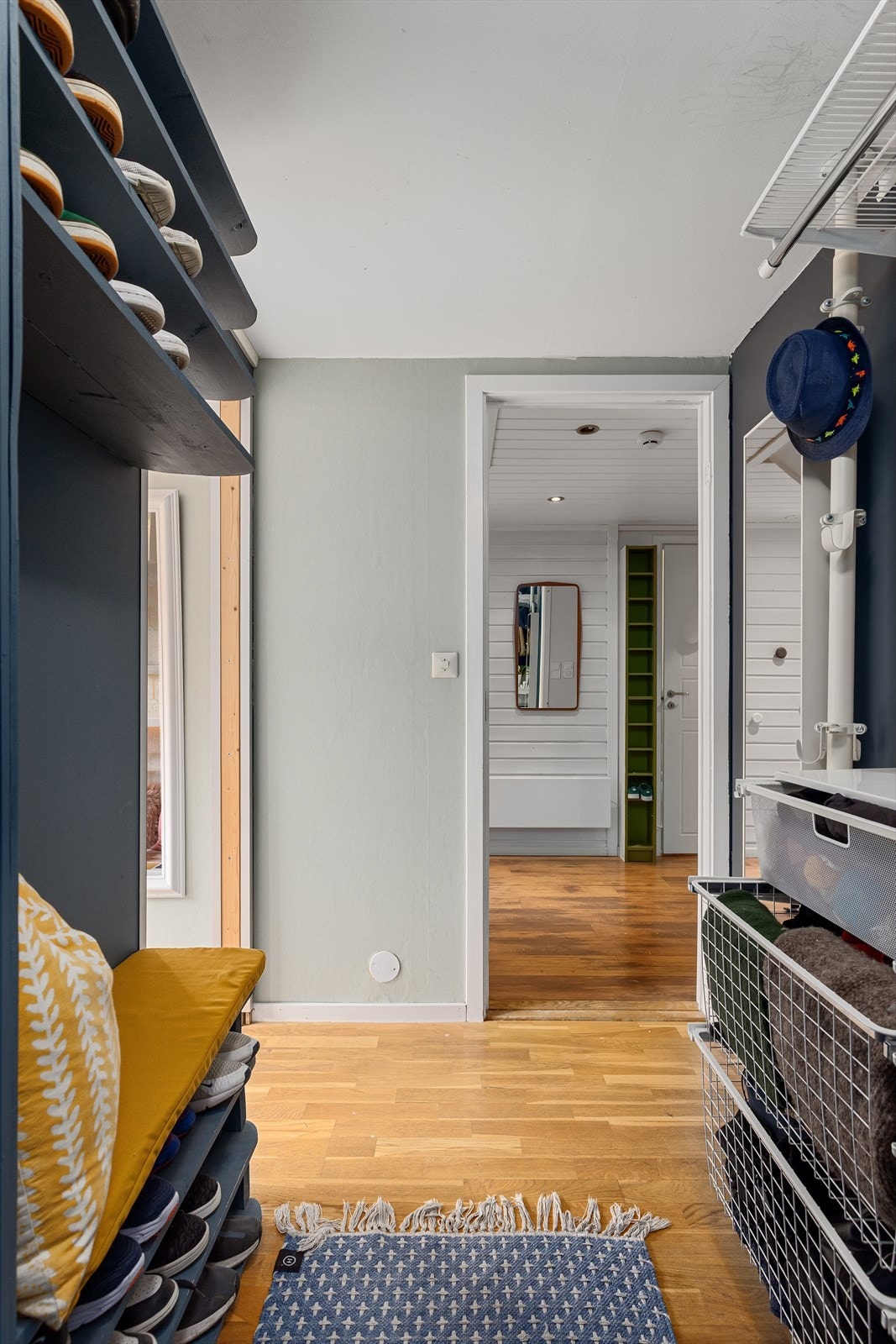 Garderobe Galleribilde