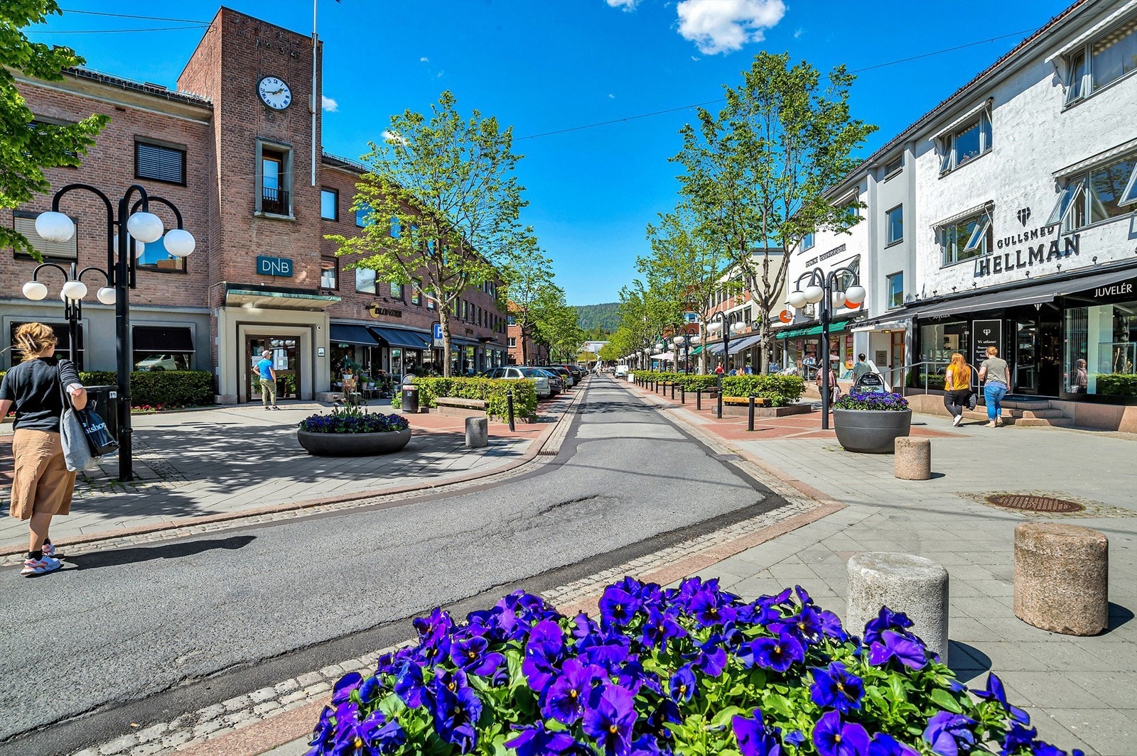 Områdebilde. Ca. 5 minutter med bil til Asker sentrum. Galleribilde
