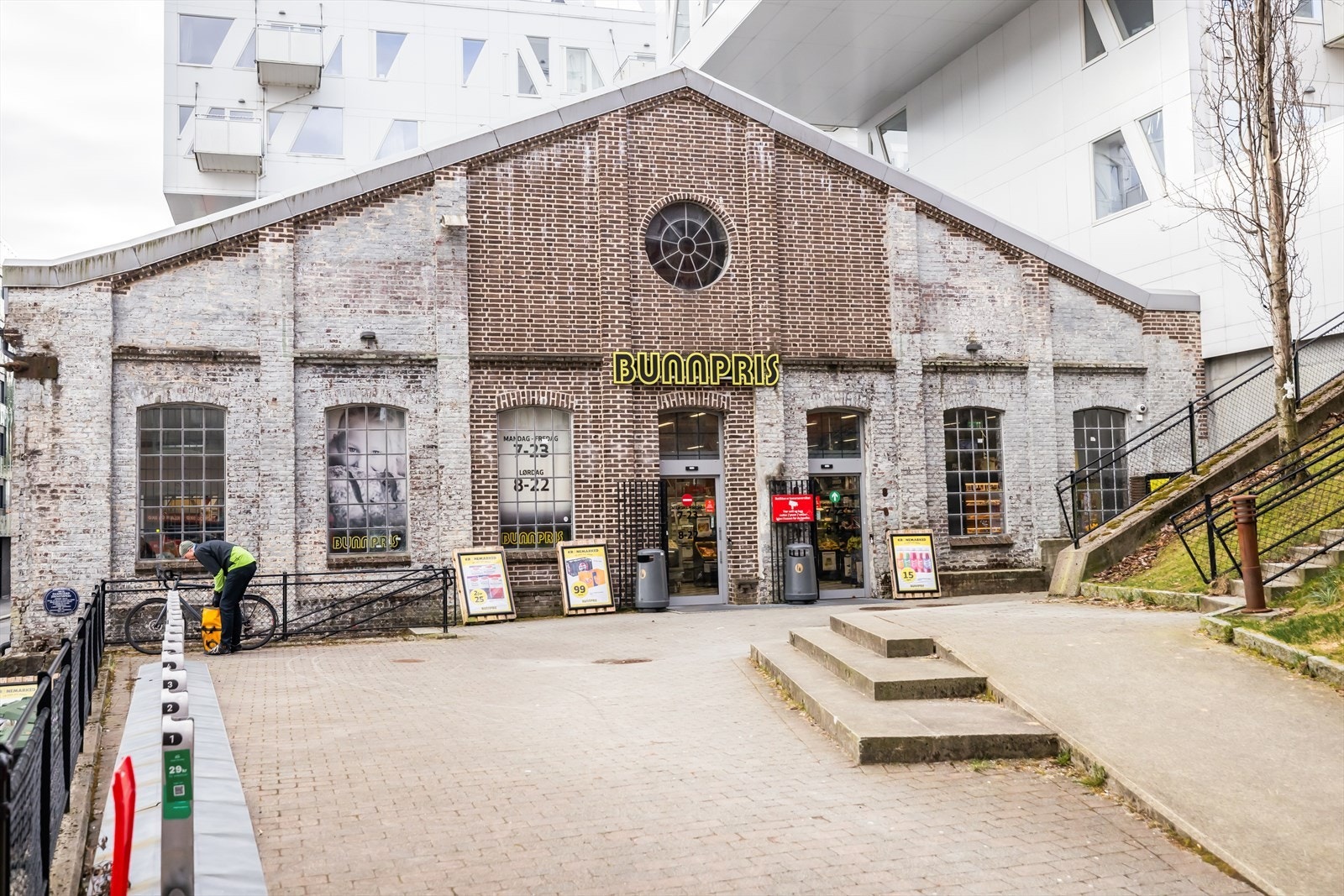 Bunnpris Damsgård er bare et steinkast unna. Galleribilde