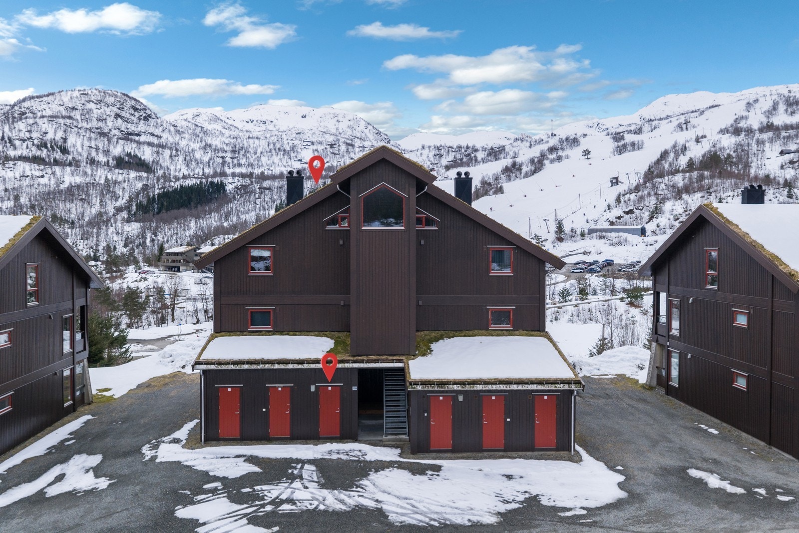 En flott leilighet i øverste etasje med skianlegget som nærmeste nabo! Galleribilde
