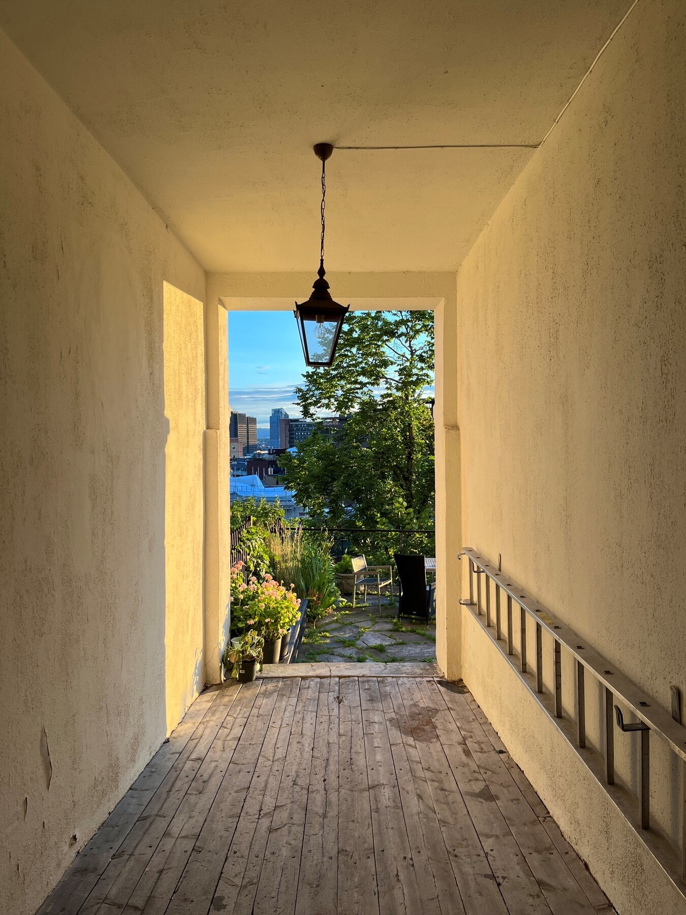 Selgers egne bilder av portrommet. Galleribilde