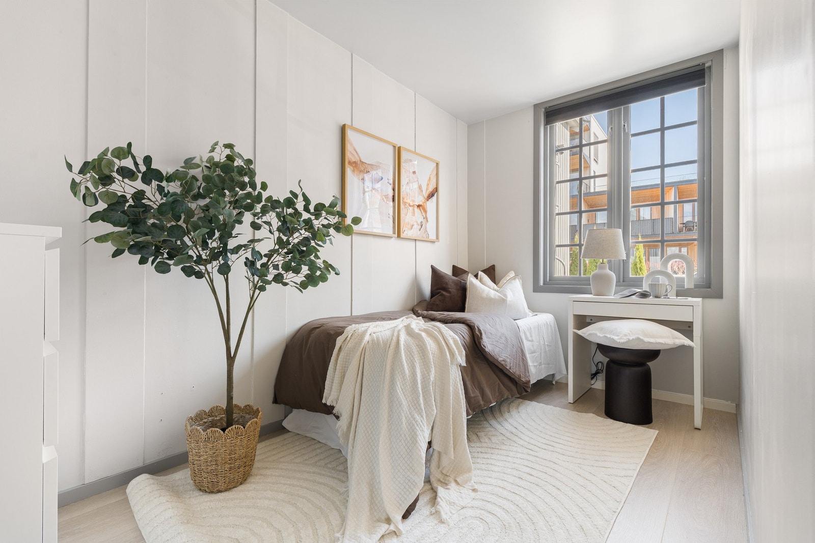Soverom to på 8 m² med plass til ønsket møblering. Galleribilde