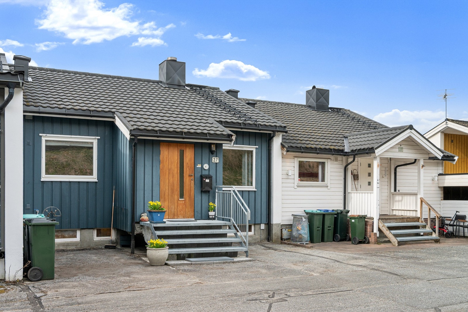 Rekkehus over 2 plan med stor tomt på 716 m². Galleribilde