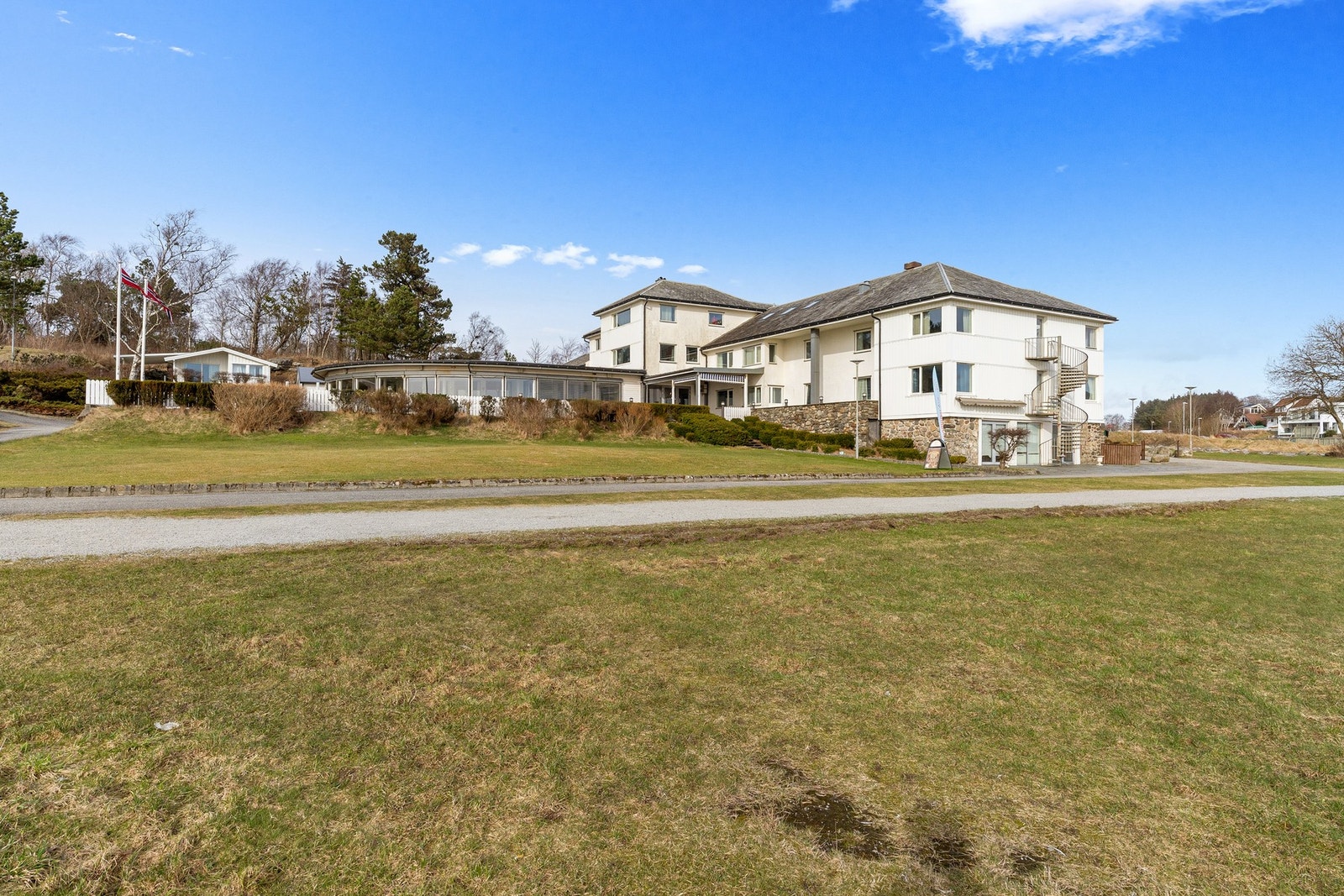 Kort vei til Vistestrand Hotel, ideelt for familie og venner som kommer langveisfra. Galleribilde