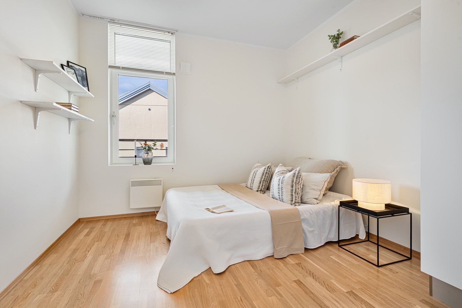 Boligen har tre romslige soverom. Galleribilde