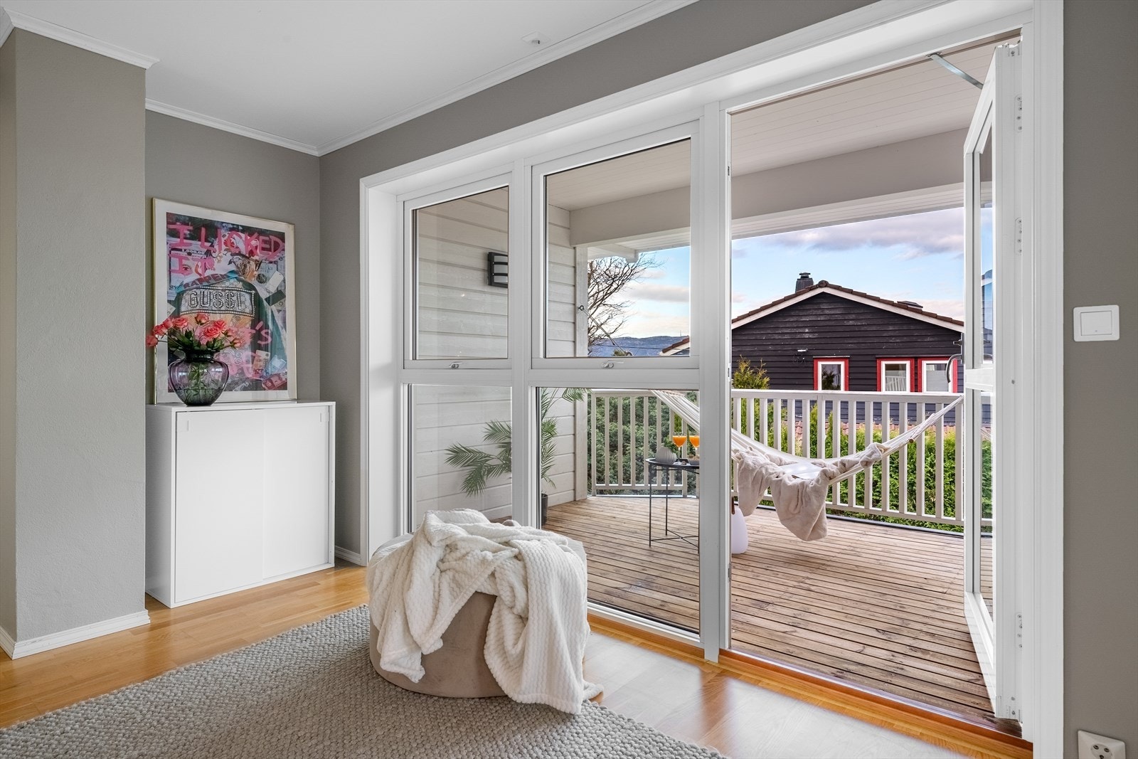 - Loftstuen måler 14,3m² - Galleribilde