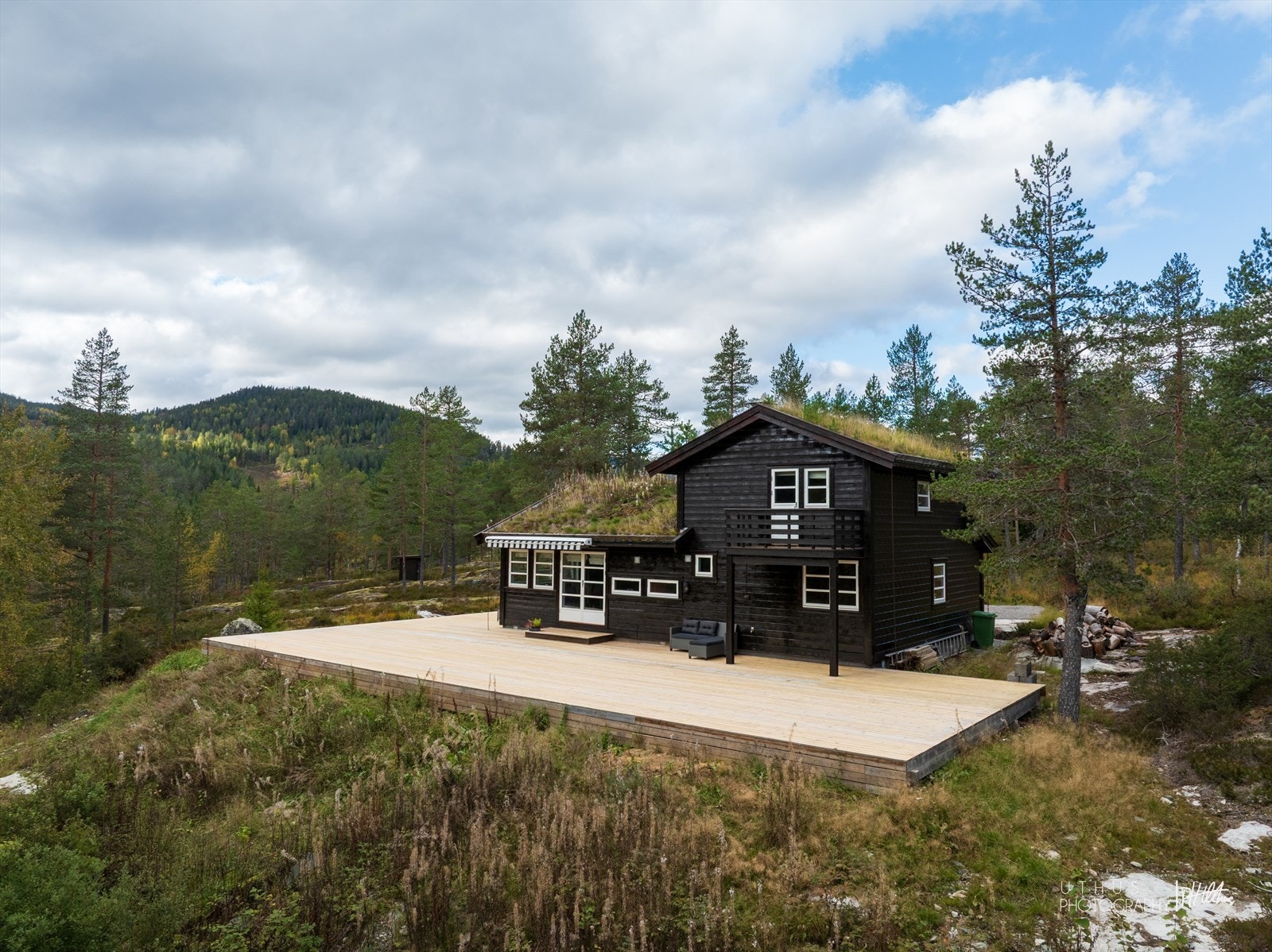 Sørvendt med gode solforhold og skjermet for innsyn Galleribilde