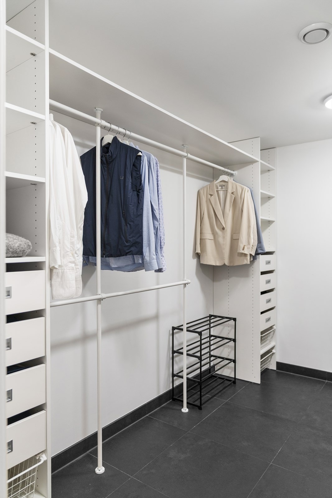 Walk-in-closet Galleribilde