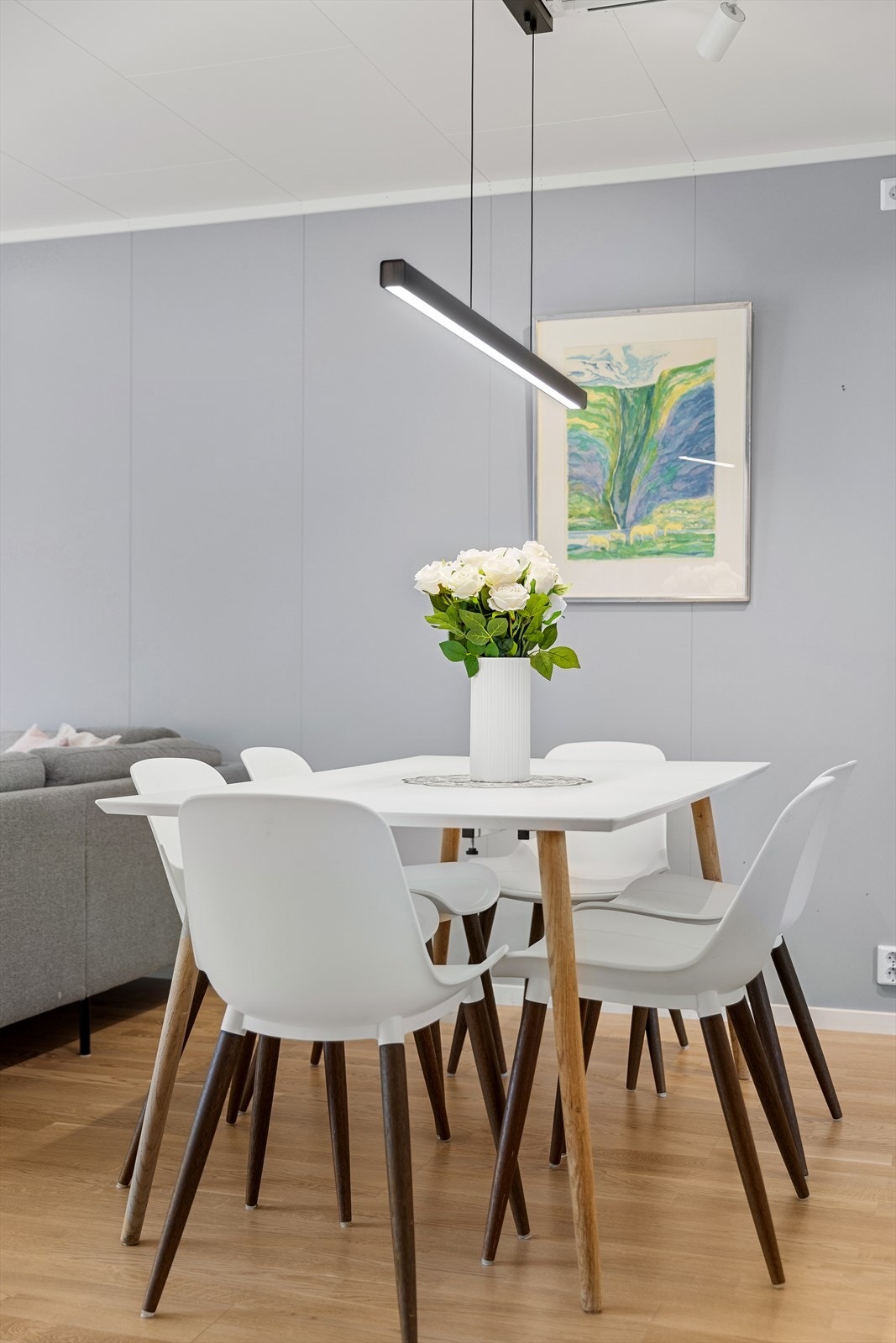 Spisestueplassen for hyggelige måltider med familie og venner Galleribilde