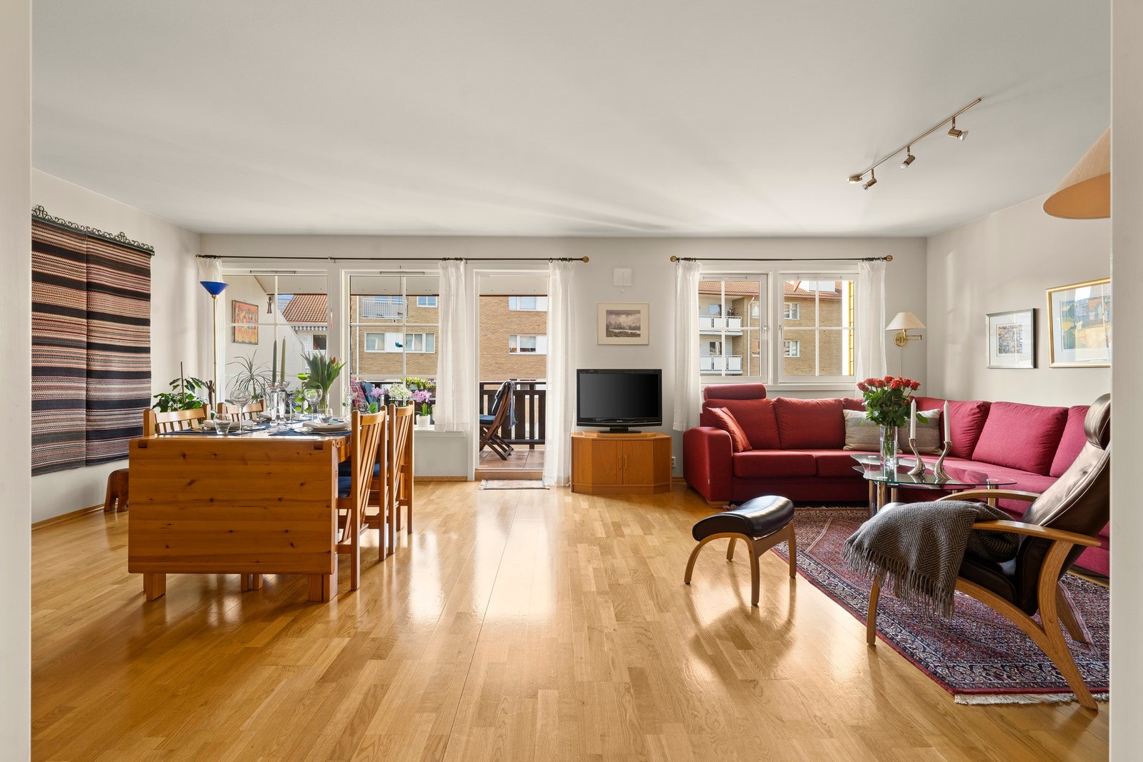 Velkommen til Gøteborggata 33Q presentert av Karoline Selvåg v/PrivatMegleren Grünerløkka! Foto: Noah Spange. Galleribilde