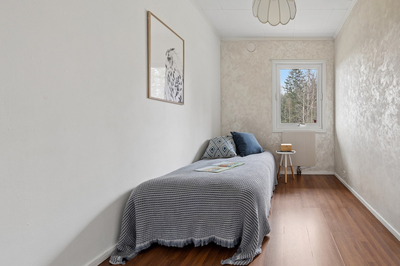 Boligen har totalt tre soverom, alle praktisk plassert i underetasjen. Galleribilde