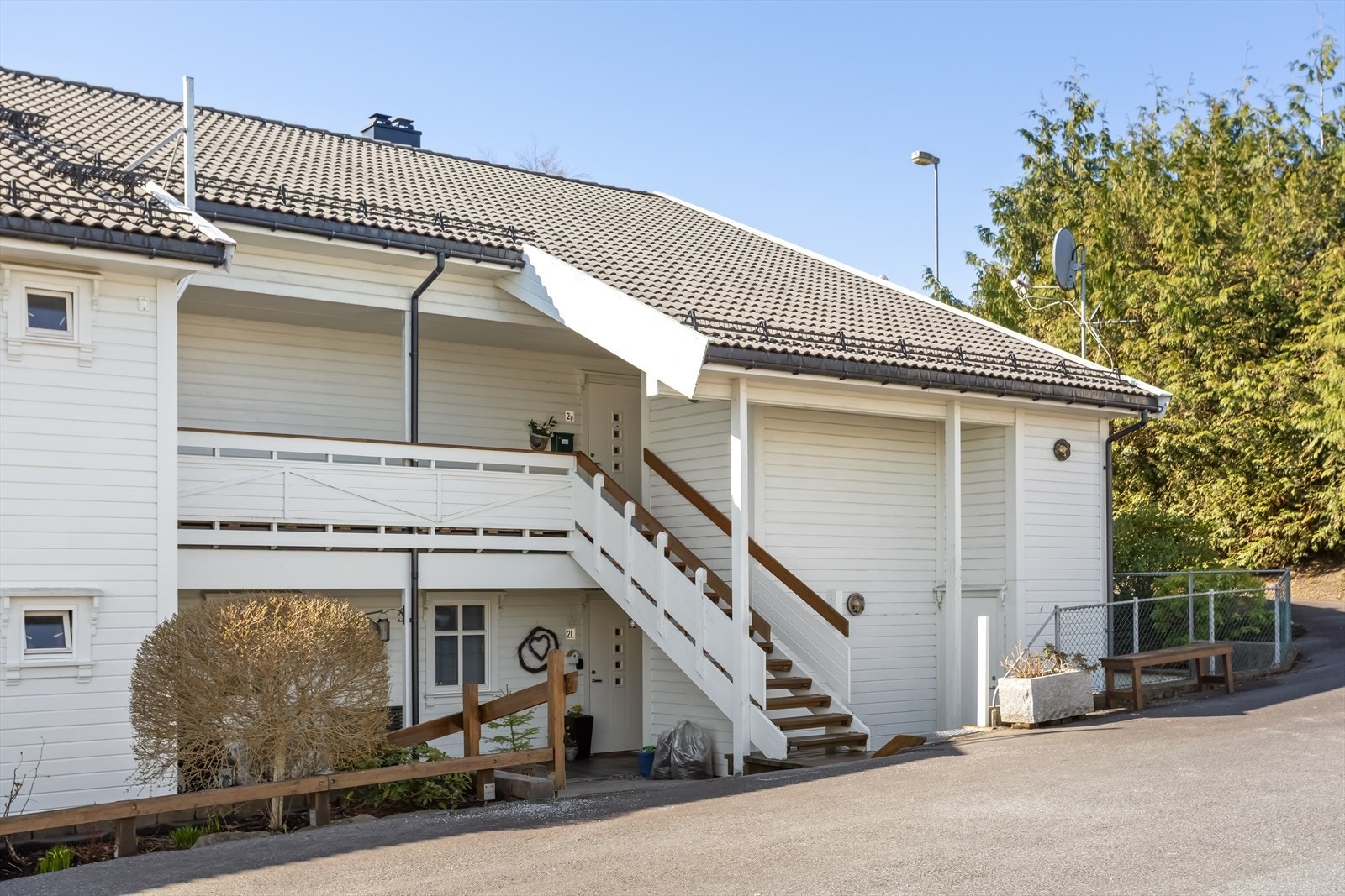 For tilkomst til leiligheten kan man velge å ta trappen eller heis. Galleribilde