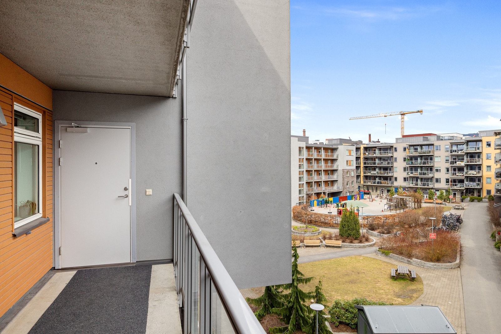 Leiligheten ligger innerst i svalgangen Galleribilde