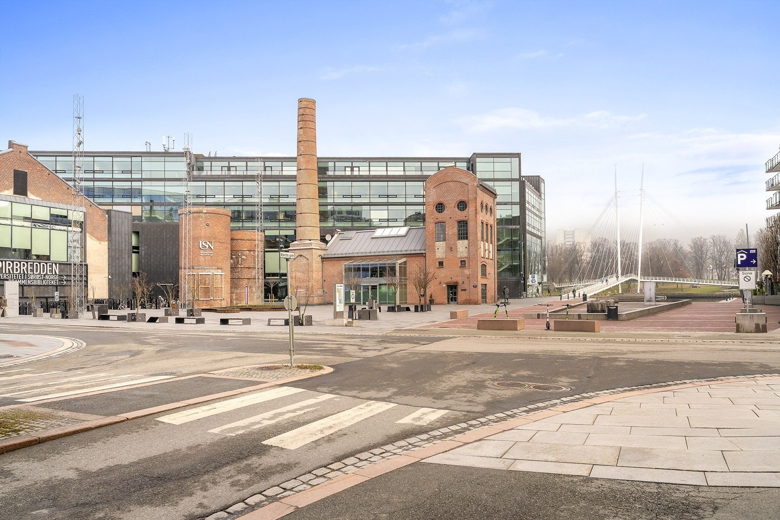 Union Brygge innehar et urbant mangfold med leiligheter, kontorvirksomhet, butikker, serveringssteder, torg, kunnskapsparken og båthavn. Galleribilde