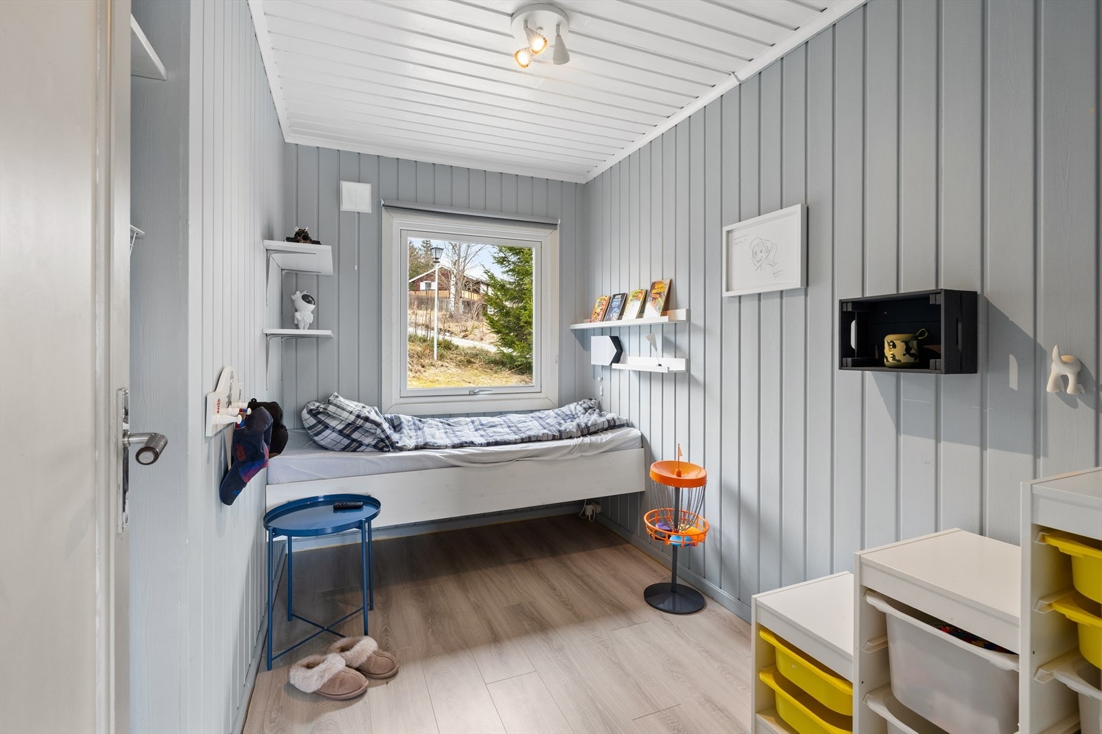 Soverom 2 passer fint som barnerom eller gjesterom. Galleribilde