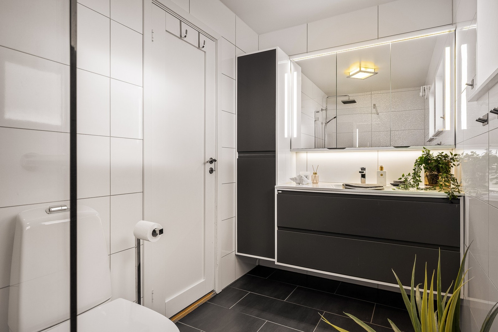 - Lekkert moderne bad pusset opp i 2016 - Galleribilde