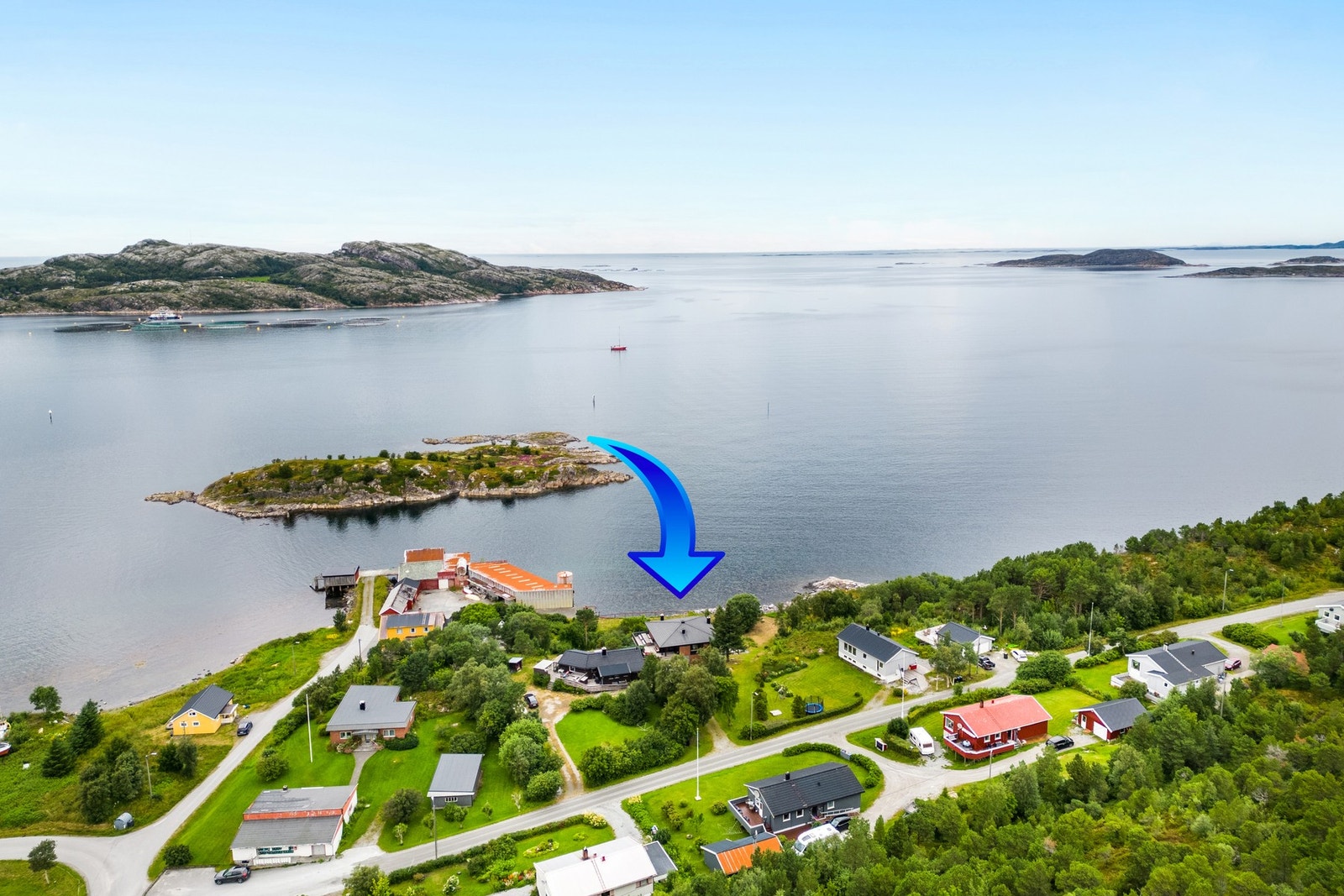 Unik beliggenhet på Måneset, med flott utsikt mot skipsleia! Galleribilde