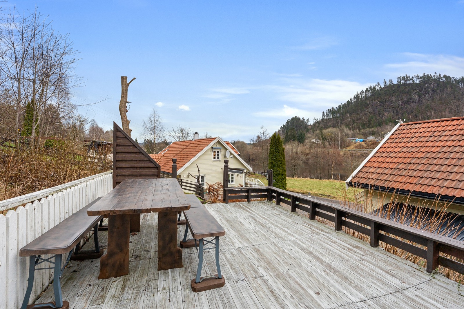 Fra platting utenfor hagestua Galleribilde