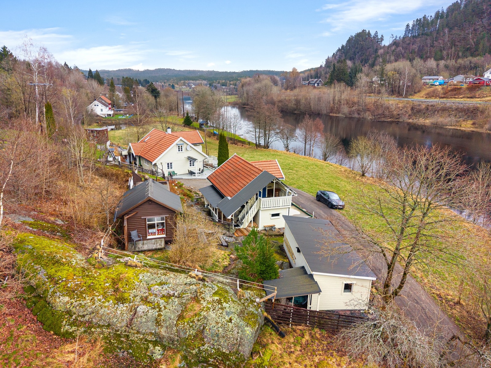 Dronebilde over eiendommen Galleribilde