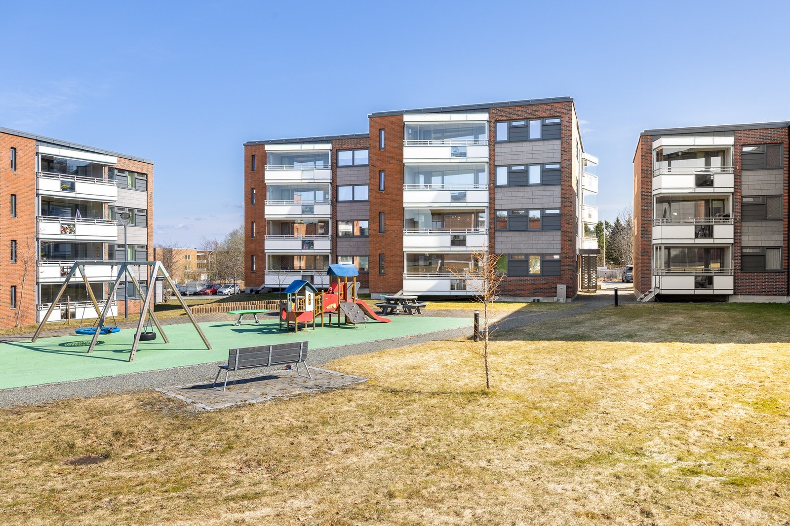 Borettslaget gjennomgikk omfattende renovering i perioden 2017-2020, hvor bl.a alle vinduer ble byttet (3-lags), etterisolering av vegger, drenering, nye uteboder m.m. Galleribilde