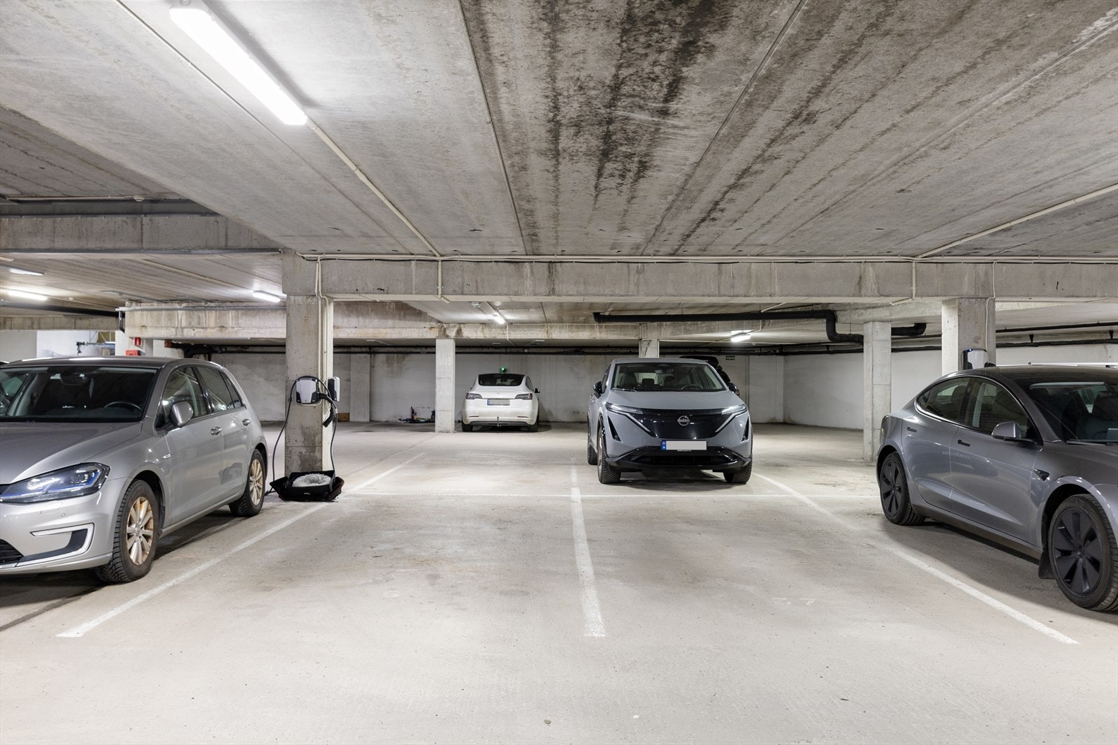 Det medfølger en fast garasjeplass i felles garasjeanlegg under bygget Galleribilde