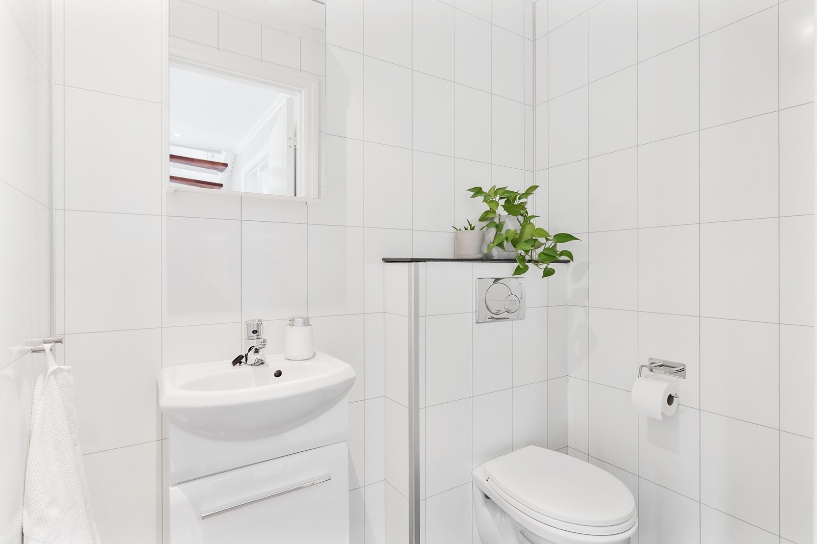Det er også et praktisk WC rett ved gang og vaskerom. Galleribilde