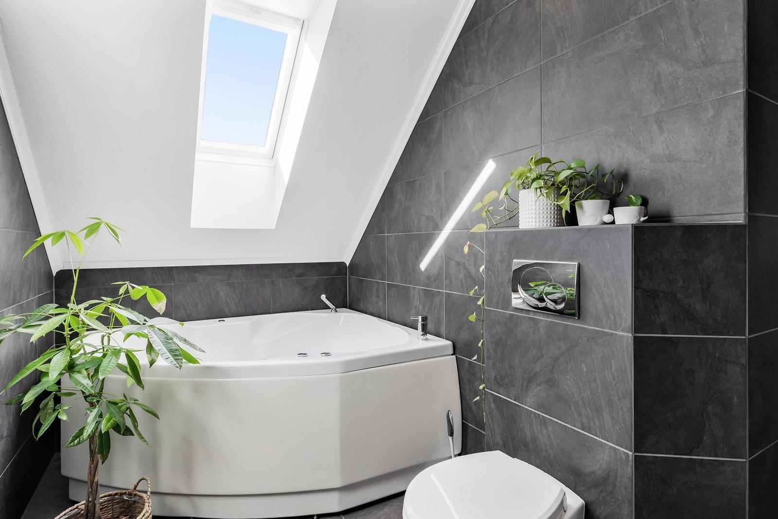 Det er også hjørne-boblebadekar - perfekt for både store og små! Galleribilde