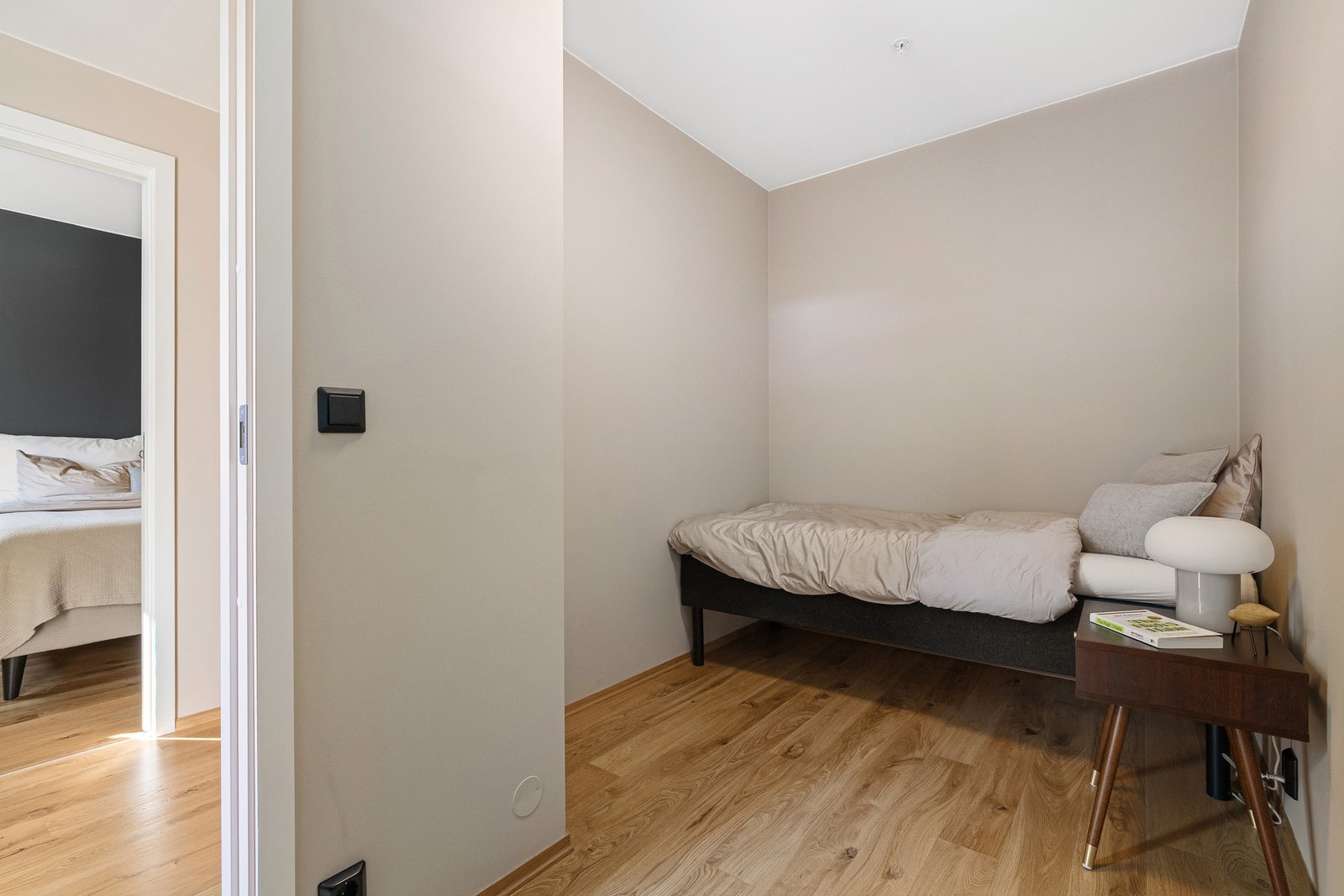 Soverom II. - God plass til seng og garderobe. Galleribilde